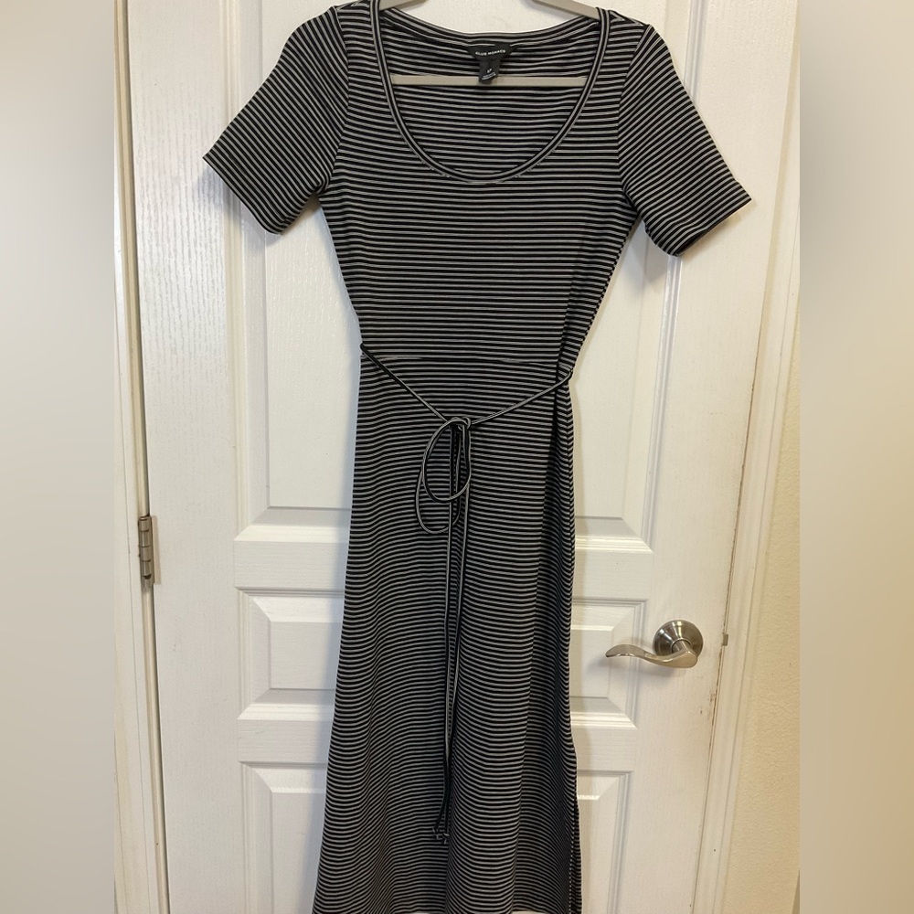 Club Monaco Striped Tie Waist Midi Dress Size S/P - Picture 2 of 11